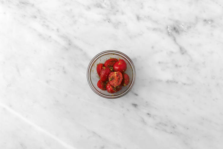 Make tomato mix and cook chicken