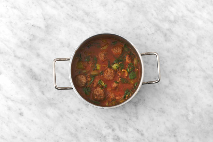 Aggiungere le polpette