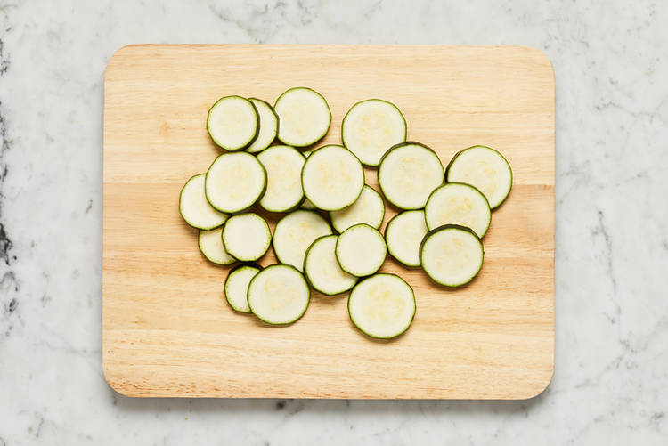 Griller le poulet et préparer