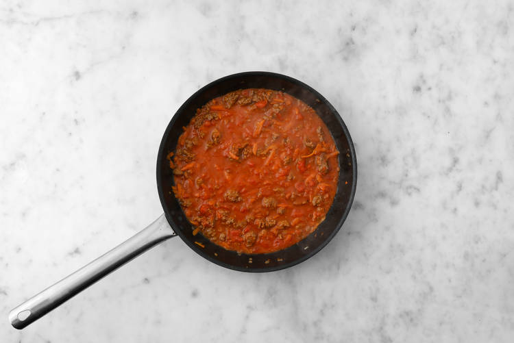 Préparer la sauce ragù au bœuf rosée