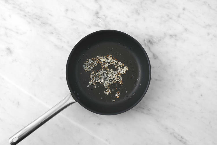 Fry the garlic