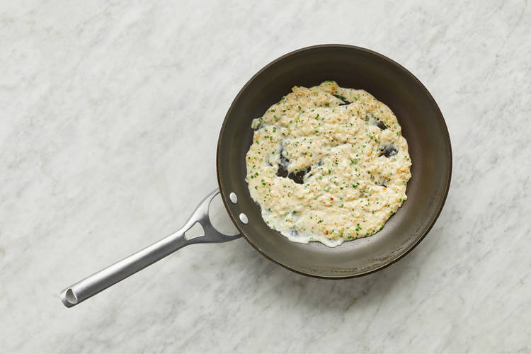 Faire la sauce à la ciboulette