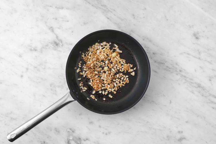 Préparer le beurre aux herbes et commencer le braisé