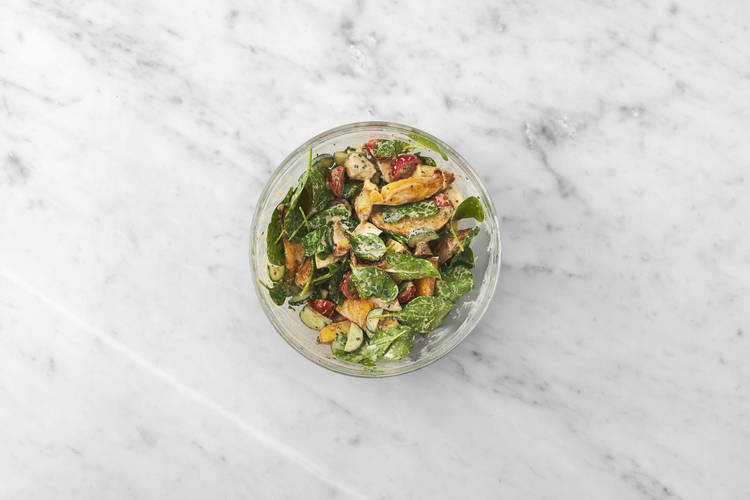 Salat marinieren