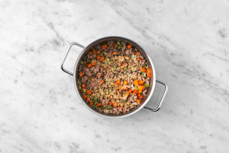 Cuire le mélange de saucisse