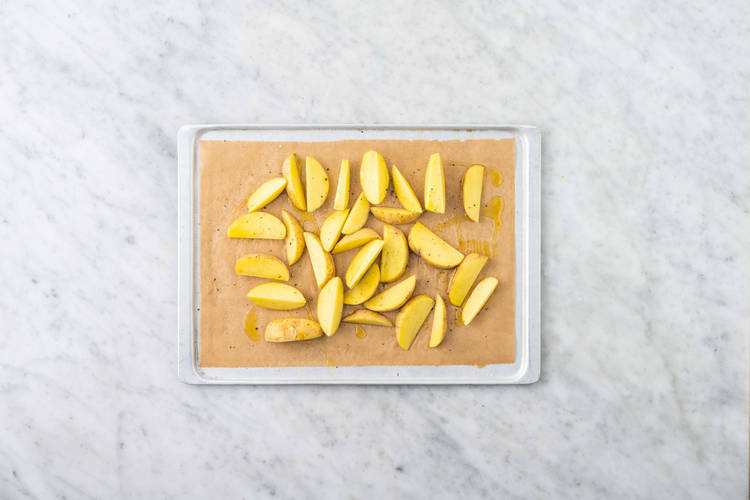Aardappelwedges bakken