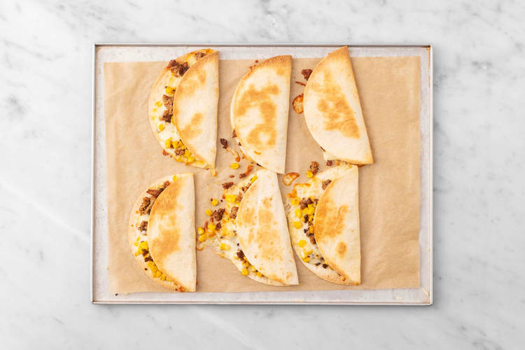 Assembler et cuire les  quesadillas