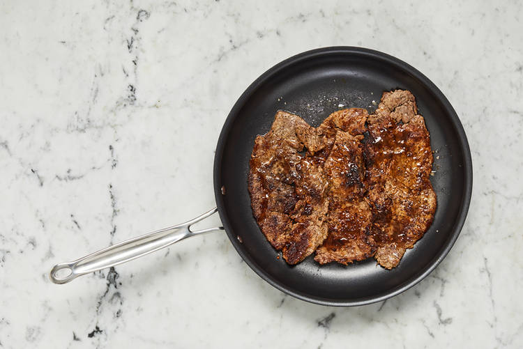 Cuire les tranches de bœuf