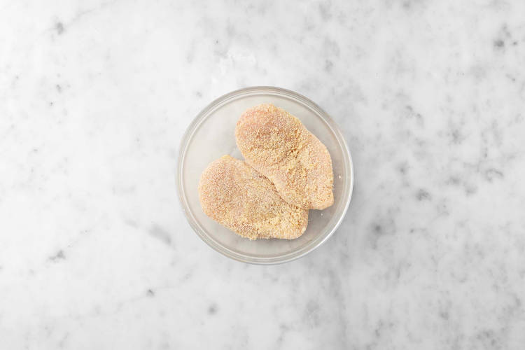 Bread and pan-fry chicken