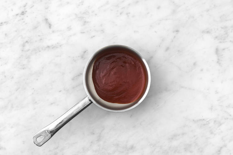 Make the Currywurst Sauce