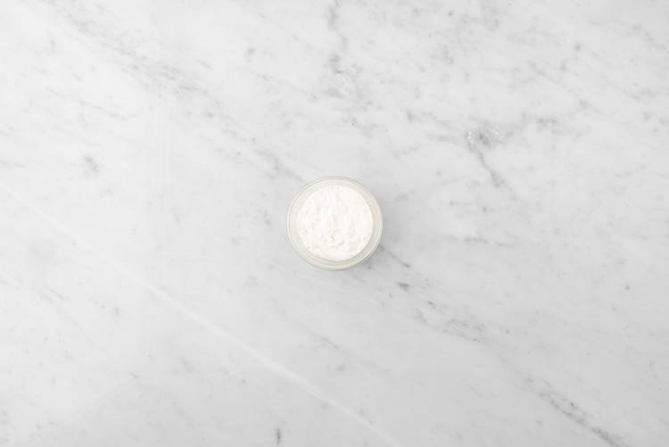 Préparer la sauce au yaourt