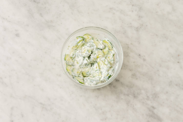 Für den Gurkensalat