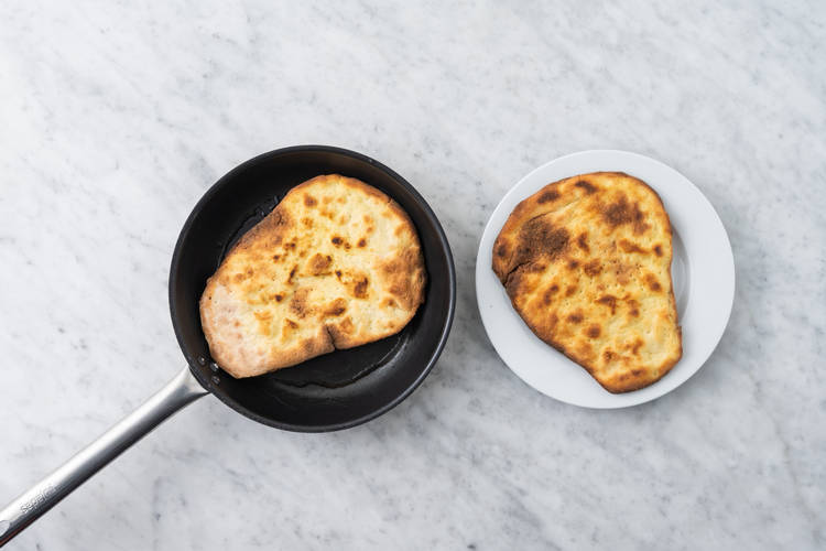 Naan caldo e dorato!