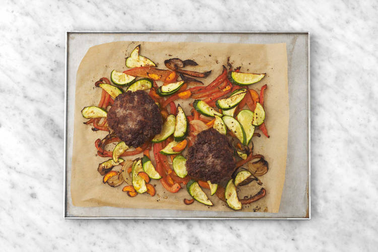 Añade las hamburguesas