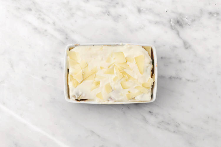 Assemble & bake the lasagne 