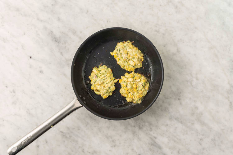 Cook the fritters 