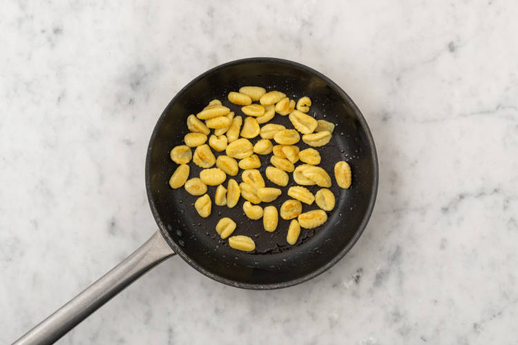 Cook the gnocchi