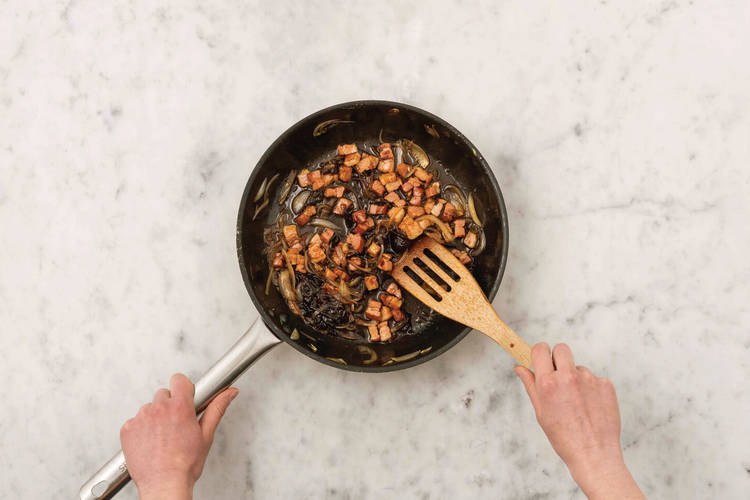 Make the bacon jam