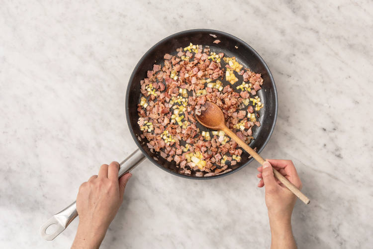 Cook the plant-based mince
