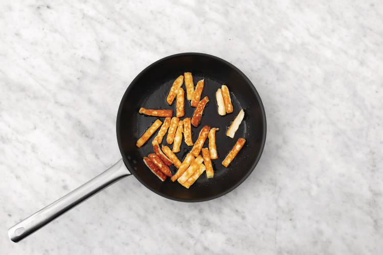 Cook the halloumi