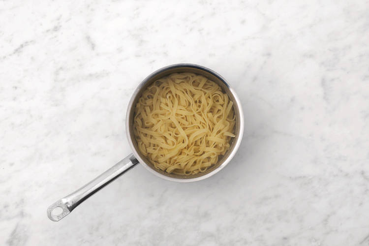 Cook the spaghetti