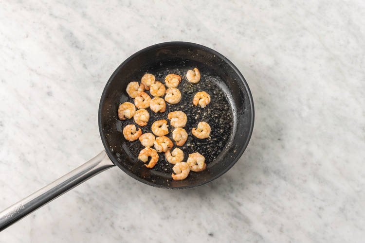Cook the prawns
