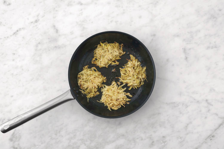 Cook potato rosti
