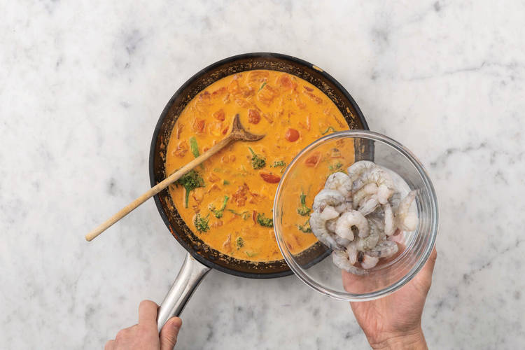 Cook the prawns
