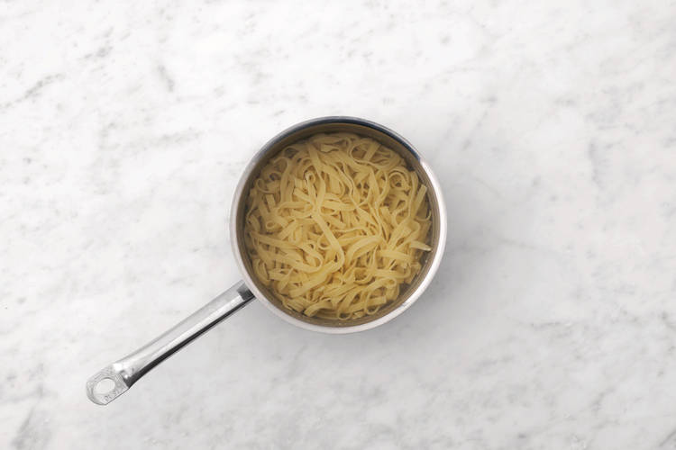 Cook the fettuccine