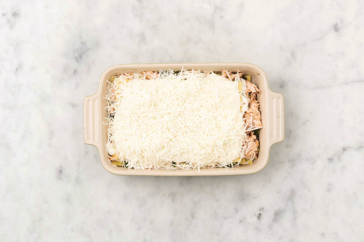 Assemble & bake the lasagne