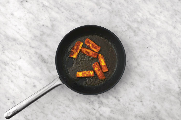Cook the halloumi