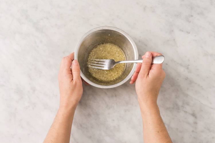 Make the garlic oil