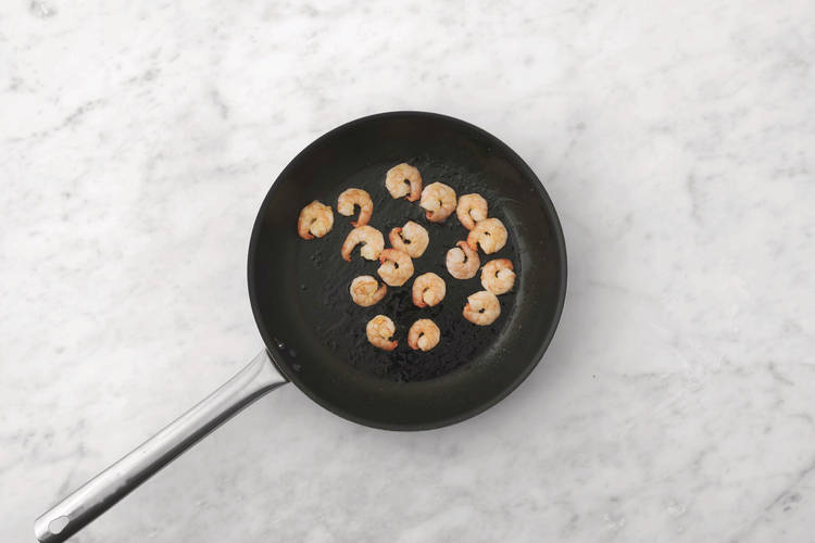 Cook the prawns