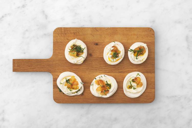Assemble the pavlovas