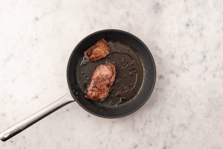 Cook the beef & sauce