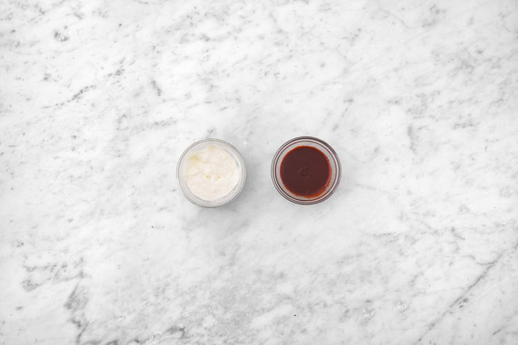 Saucen und Dip vorbereiten 