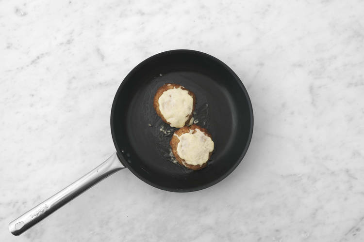 Cuocere gli hamburger