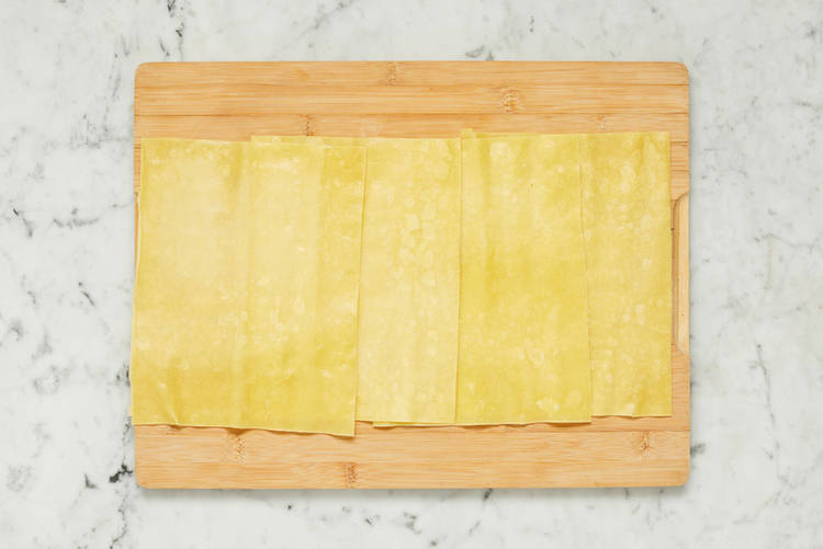 Précuire les feuilles de lasagne