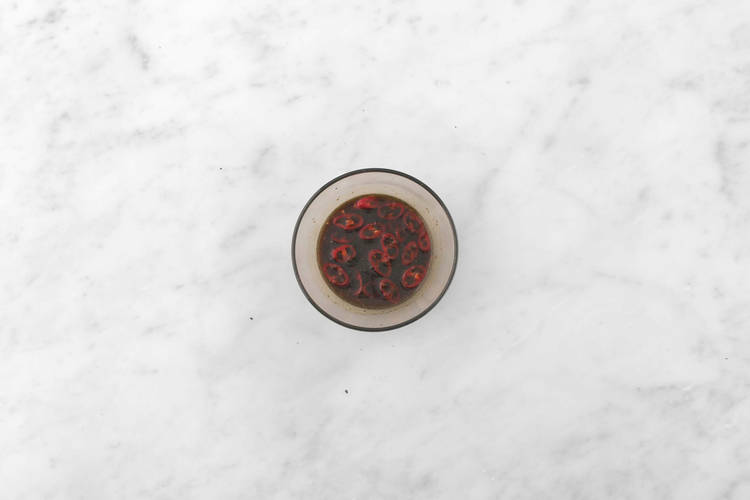 Prepara la salsa de chile rojo