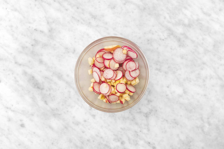 Marinare mela e ravanello