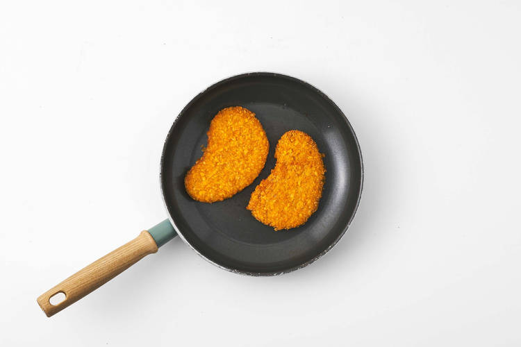 Vegetarische schnitzel bakken