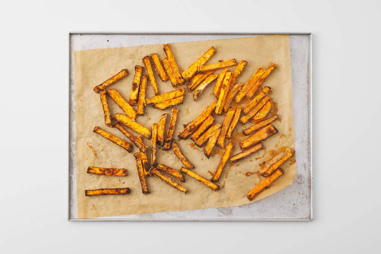 Zoete aardappel snijden