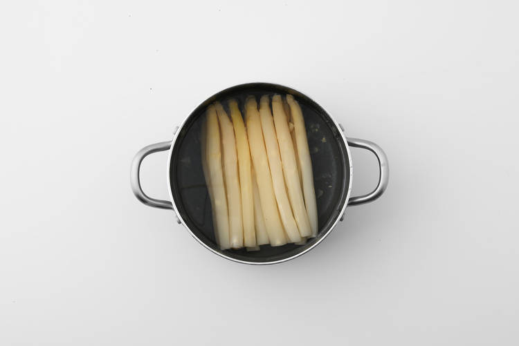 Witte asperges koken