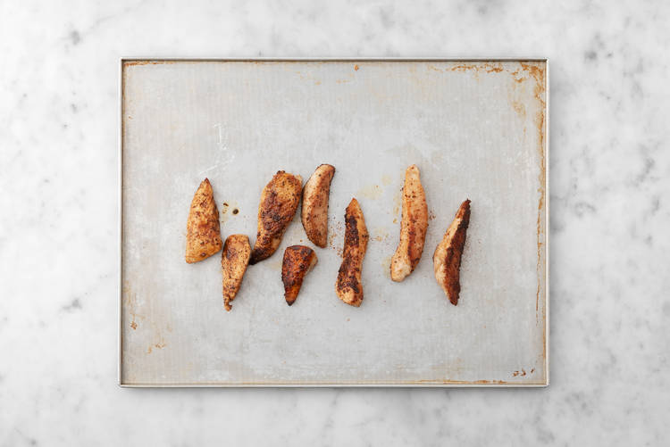 Griller le poulet et terminer les nouilles