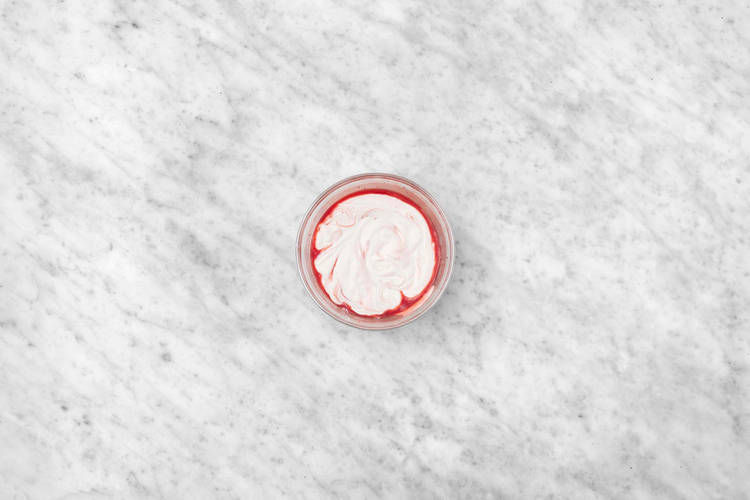 Mix the Yoghurt