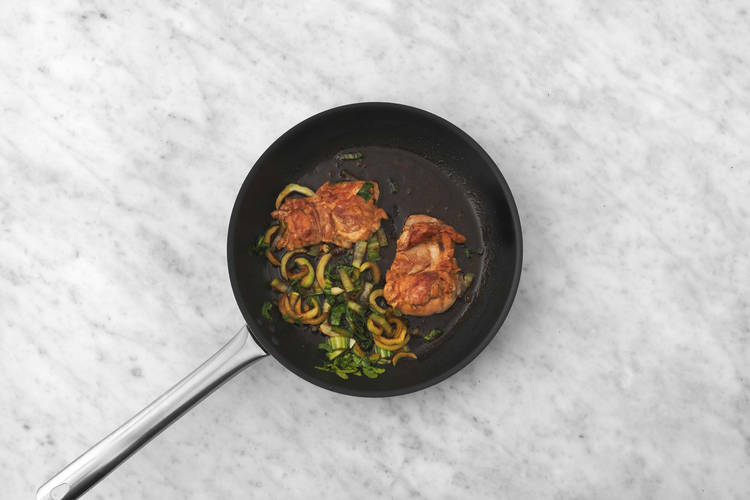 Aggiungere il bok choy