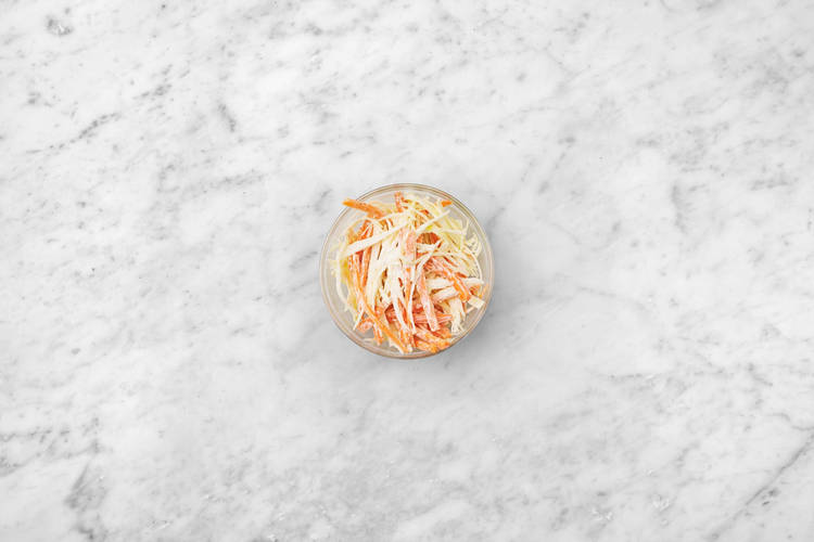 Preparare la coleslaw