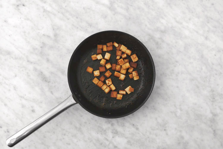 Cook the tofu & prawns