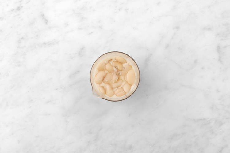 Prepara el aceite de cebollino