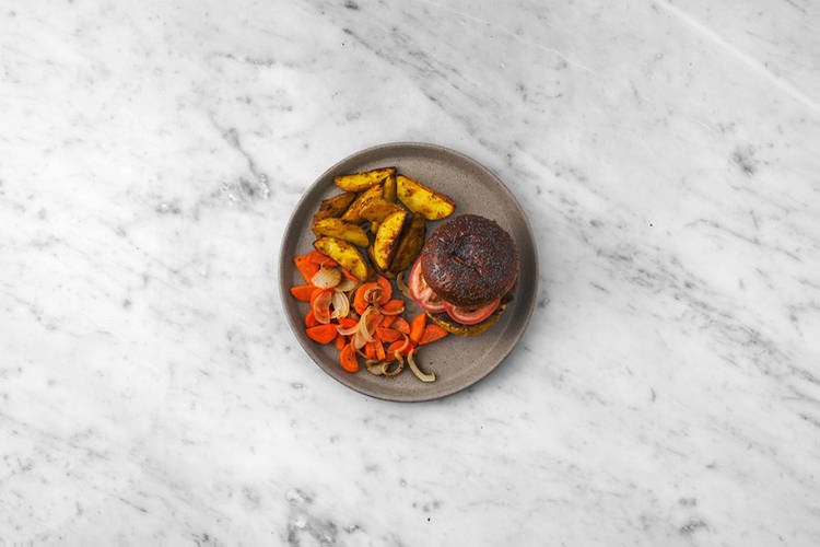 Monta la hamburguesa y disfruta